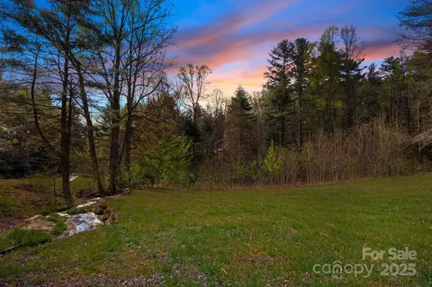 361 Rickel Dr, Hendersonville, NC 28739