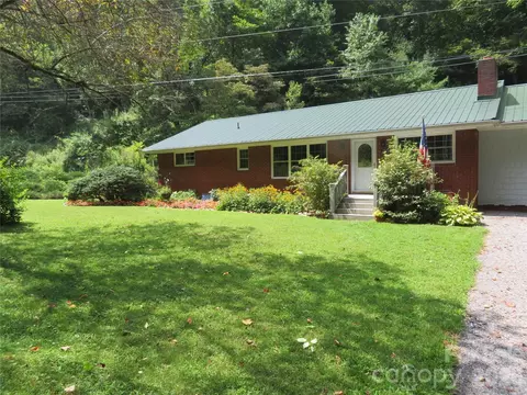 3829 Coxes Creek Rd, Burnsville, NC 28714