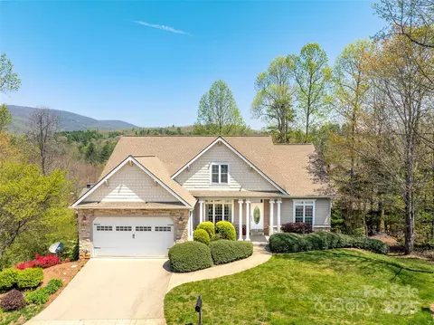 69 Ledgestone Dr, Fairview, NC 28730