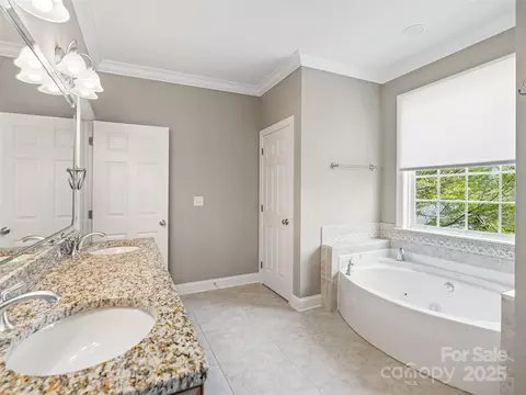 Bath - 69 Ledgestone Dr, Fairview, NC 28730 photo 3 of 5