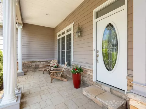 Exterior - 69 Ledgestone Dr, Fairview, NC 28730 photo 2 of 6