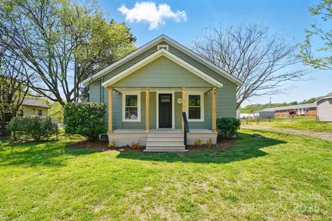 224 Adrian St, Mount Holly, NC 28120