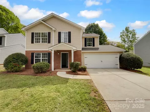 614 Saratoga Dr, Clover, SC 29710