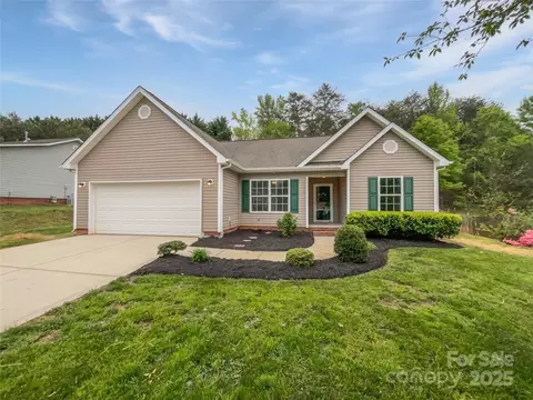 526 Pennyfields Ln, Clover, SC 29710