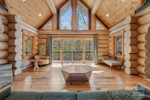 32 Indian Knob Rd, Asheville, NC 28803