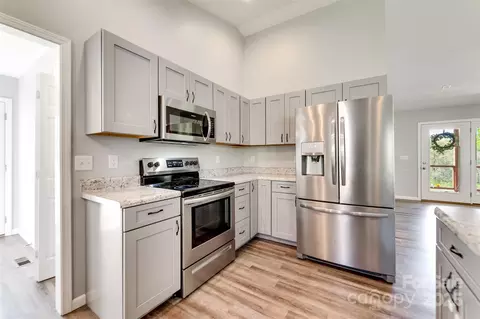Kitchen - 2349 E Fork Rd, Sylva, NC 28779 photo 3 of 5