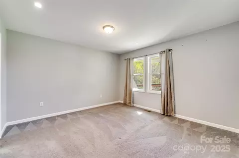 Bedroom - 2349 E Fork Rd, Sylva, NC 28779 photo 1 of 6
