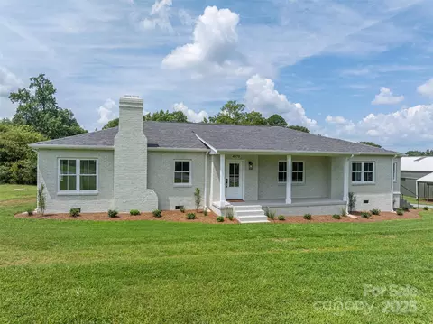 4979 Plateau Rd, Vale, NC 28168