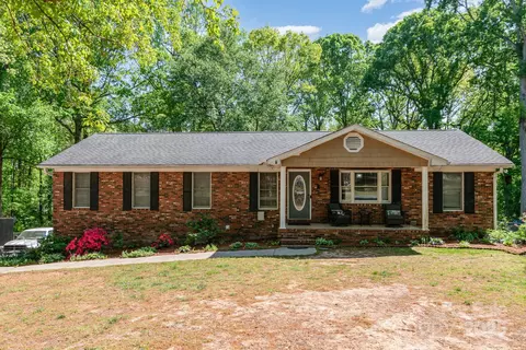 1565 Oakridge Dr, Salisbury, NC 28146
