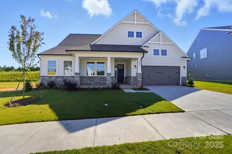 2237 Tabor Rd, Sherrills Ford, NC 28673