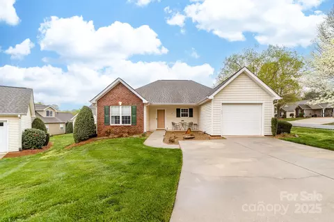 131 Ashwood Ln, Mooresville, NC 28117