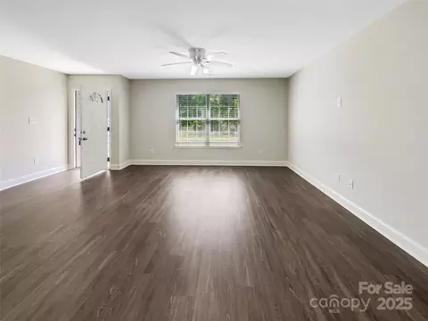 1399 Foxbrook Cir, Lancaster, SC 29720 photo 3
