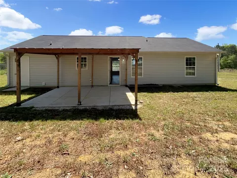 1399 Foxbrook Cir, Lancaster, SC 29720 photo 8