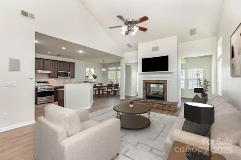 740 Rosegate Dr, Gastonia, NC 28056