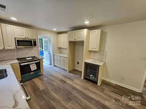 Kitchen - 213 Meadow Wind Ct, Monroe, NC 28110 photo 2 of 2
