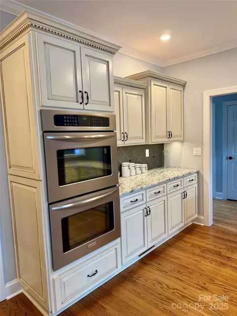 Kitchen - 1901 Benjamin Dr, Salisbury, NC 28146 photo 4 of 6