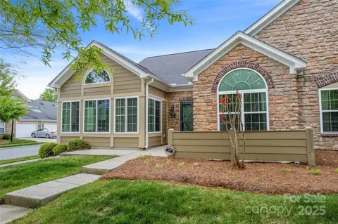6311 Ridge Path Ln, Charlotte, NC 28269