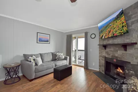 301 Pinnacle Inn 3130 Rd #3130, Beech Mountain, NC 28604