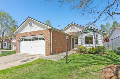 307 Somerton Ct, Hendersonville, NC 28791