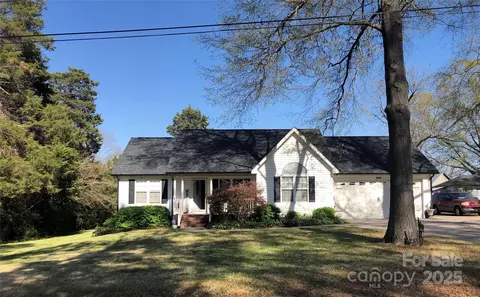 215 Raleigh Nw St NW, Concord, NC 28027