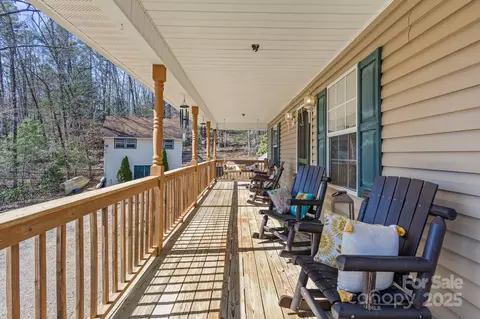 Exterior - 4 Dreskin Rd, Murphy, NC 28906 photo 7 of 12