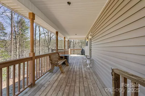 Exterior - 4 Dreskin Rd, Murphy, NC 28906 photo 2 of 12