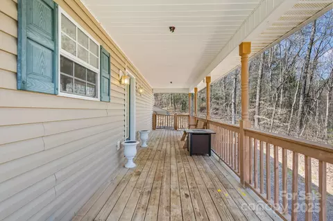 Exterior - 4 Dreskin Rd, Murphy, NC 28906 photo 3 of 12