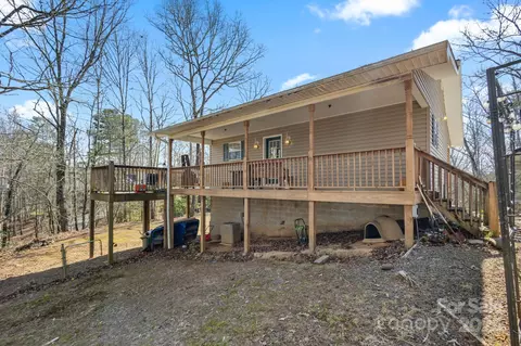 Exterior - 4 Dreskin Rd, Murphy, NC 28906 photo 9 of 12