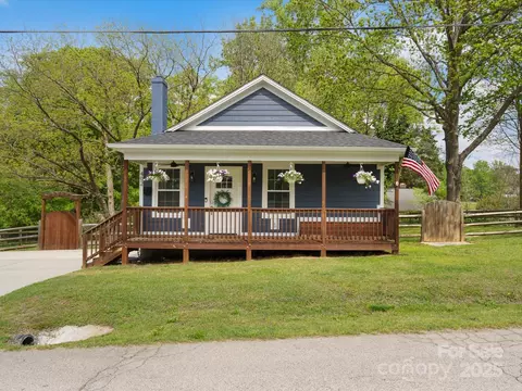 402 Sidney Johnson St, Fort Mill, SC 29715