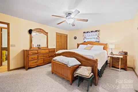 Bedroom - 45 Pinecrest Dr, Franklin, NC 28734 photo 1 of 5