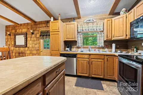 Kitchen - 45 Pinecrest Dr, Franklin, NC 28734 photo 1 of 3