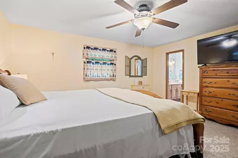 Bedroom - 45 Pinecrest Dr, Franklin, NC 28734 photo 2 of 5
