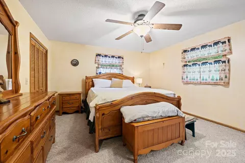 Bedroom - 45 Pinecrest Dr, Franklin, NC 28734 photo 3 of 5