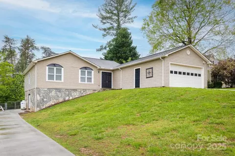 3085 Hunters Ridge Ct, Morganton, NC 28655