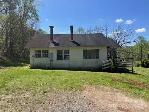 Exterior - 1600 Whitesides Rd, Mill Spring, NC 28756 photo 2 of 5