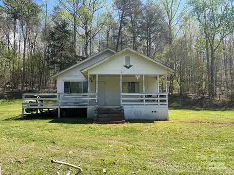 1600 Whitesides Rd, Mill Spring, NC 28756
