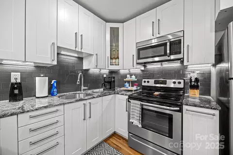 Kitchen - 2222 Moose Rd, Kannapolis, NC 28083 photo 5 of 7