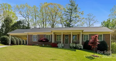 922 Hawthorne Ne Dr NE, Lenoir, NC 28645