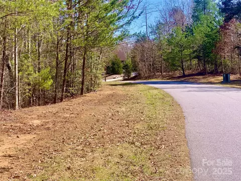 Round Mountain 2 Parkway #2, Lenoir, NC 28645