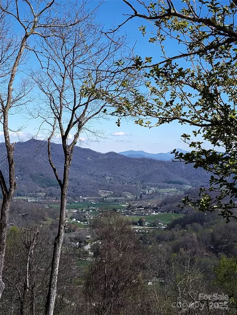 40 Dorchester Rd, Waynesville, NC 28785