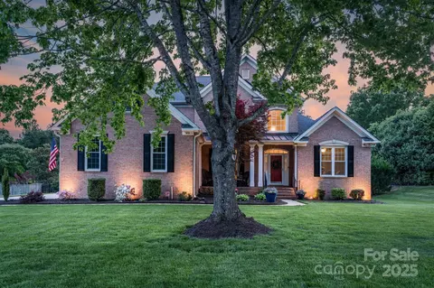 1614 Crestgate Dr, Waxhaw, NC 28173