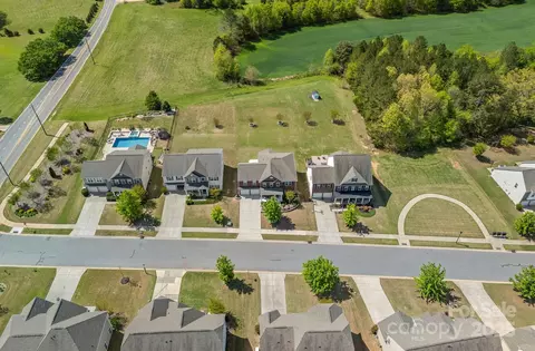 View/Area - 9867 Travertine Trl, Davidson, NC 28036 photo 2 of 4