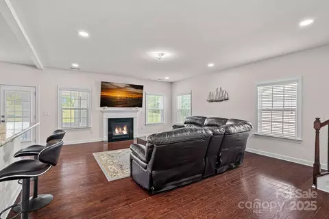 Living - 9867 Travertine Trl, Davidson, NC 28036 photo 2 of 3