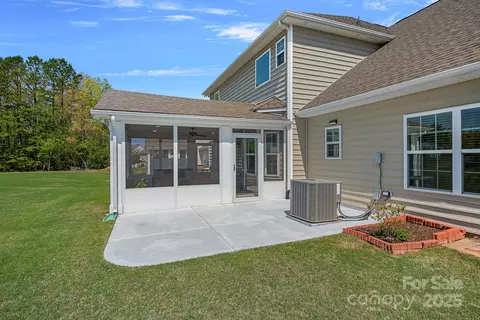 Exterior - 9867 Travertine Trl, Davidson, NC 28036 photo 4 of 6