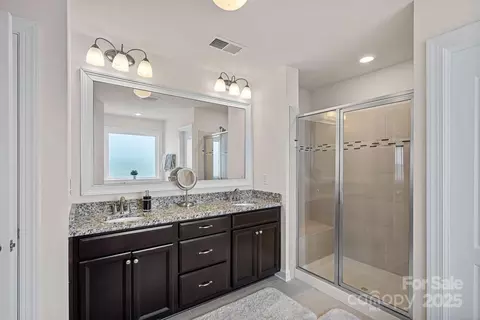 Bath - 9867 Travertine Trl, Davidson, NC 28036 photo 3 of 4