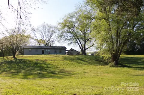 415 Right Prong Rd, Ellenboro, NC 28040