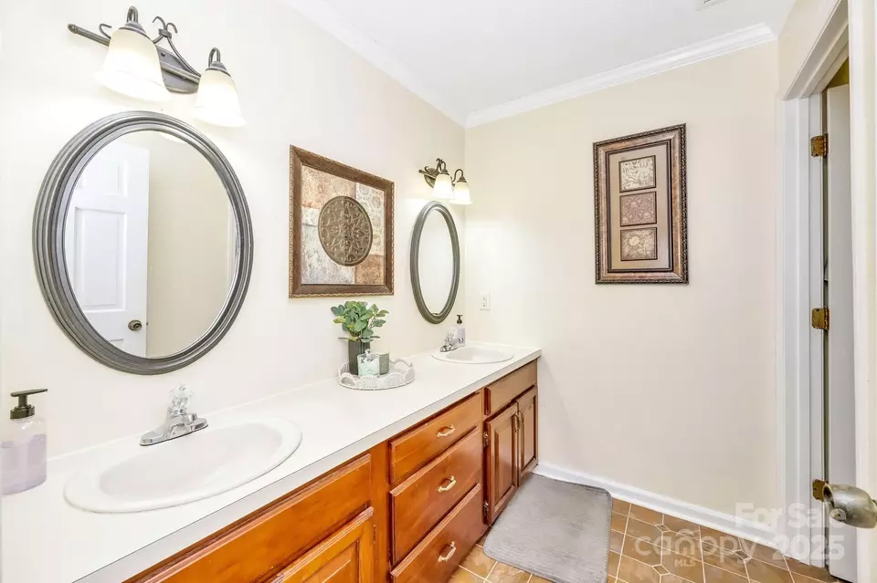 Bath - 295 Antigua Dr, Moravian Falls, NC 28654 photo 4 of 4