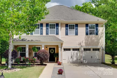 985 Angelica Ln, Tega Cay, SC 29708