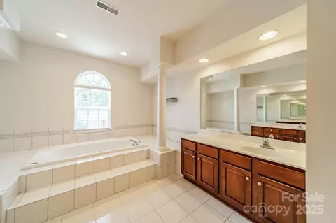 Bath - 709 Circle Trace Rd, Monroe, NC 28110 photo 4 of 6