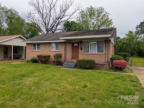 2308 English Dr, Charlotte, NC 28216
